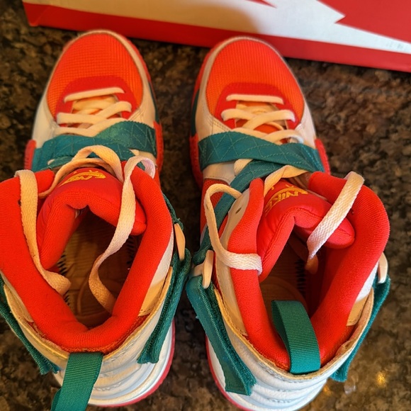 Nike Air Raid Sneakers white automic mango and turbo green 652359 EUC 10.5 - Picture 10 of 16